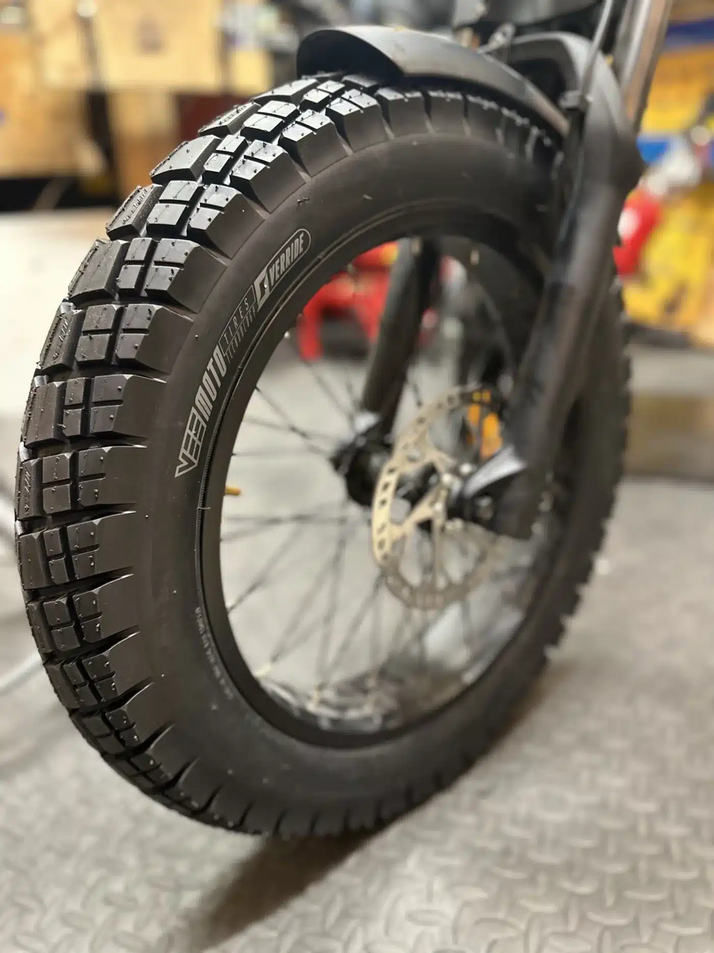 pneu-vee-tire-hunstman-204-pour-yuvy-1-et-2elwing-659564